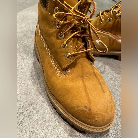 Kids Timberland Boots. Size 3M. (Used & no shoe box. Read description) - Picture 4 of 10